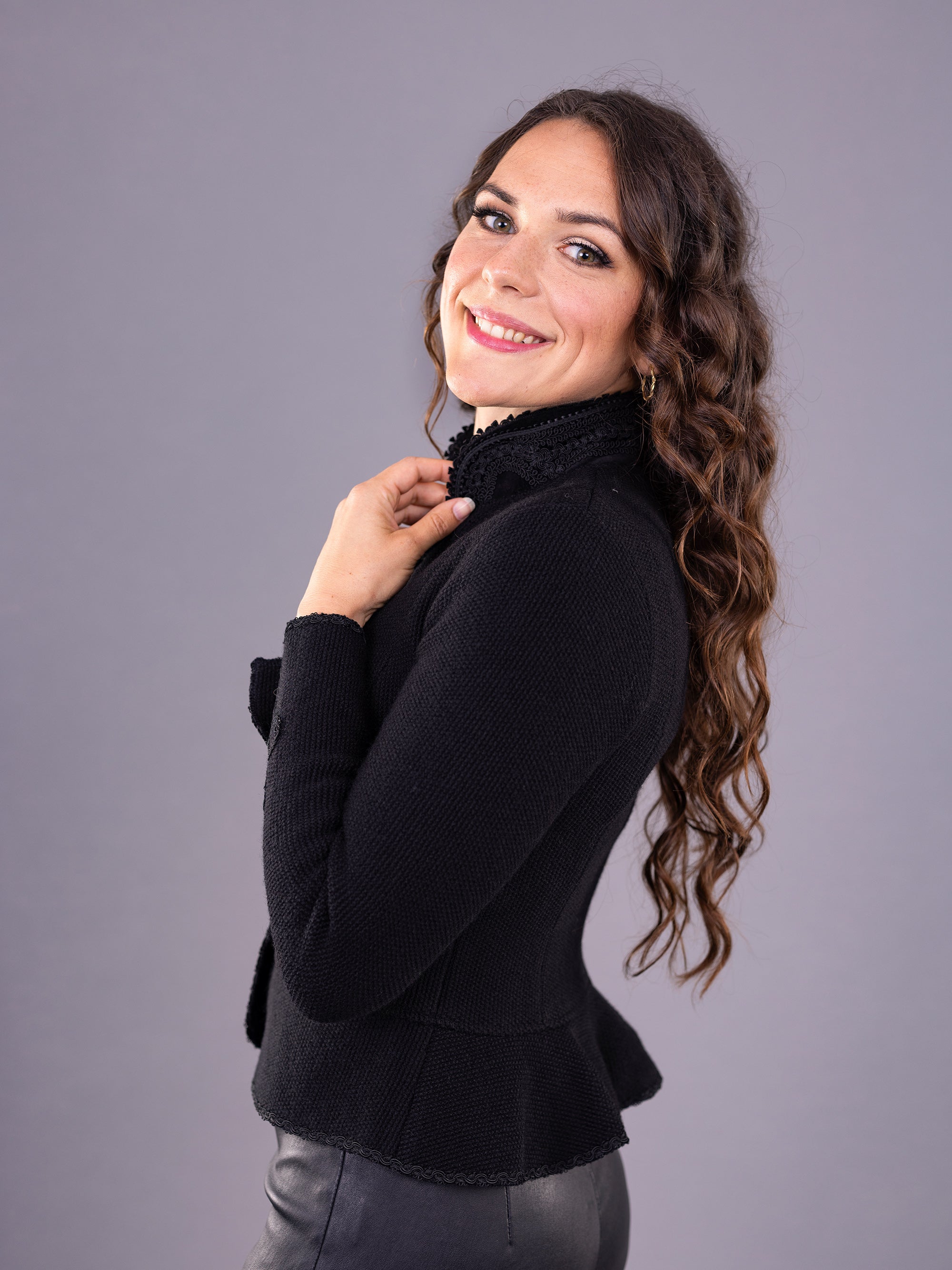 litzlfelder-lea-strickblazer-damen-schwarz-schurwolle image 3