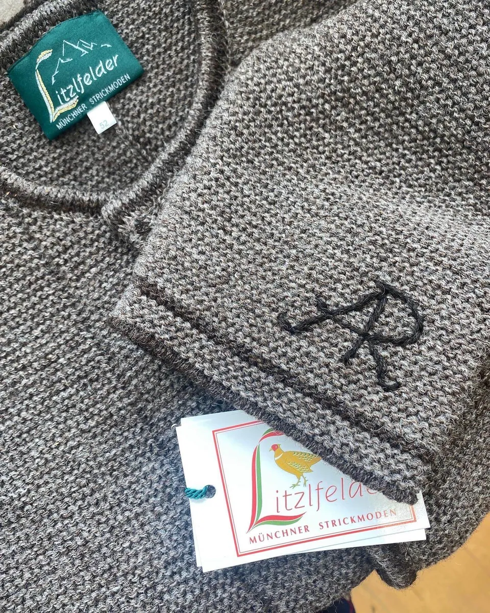 litzlfelder-monogramm-2-buchstaben-stickerei-f-r-strickjacke image 1