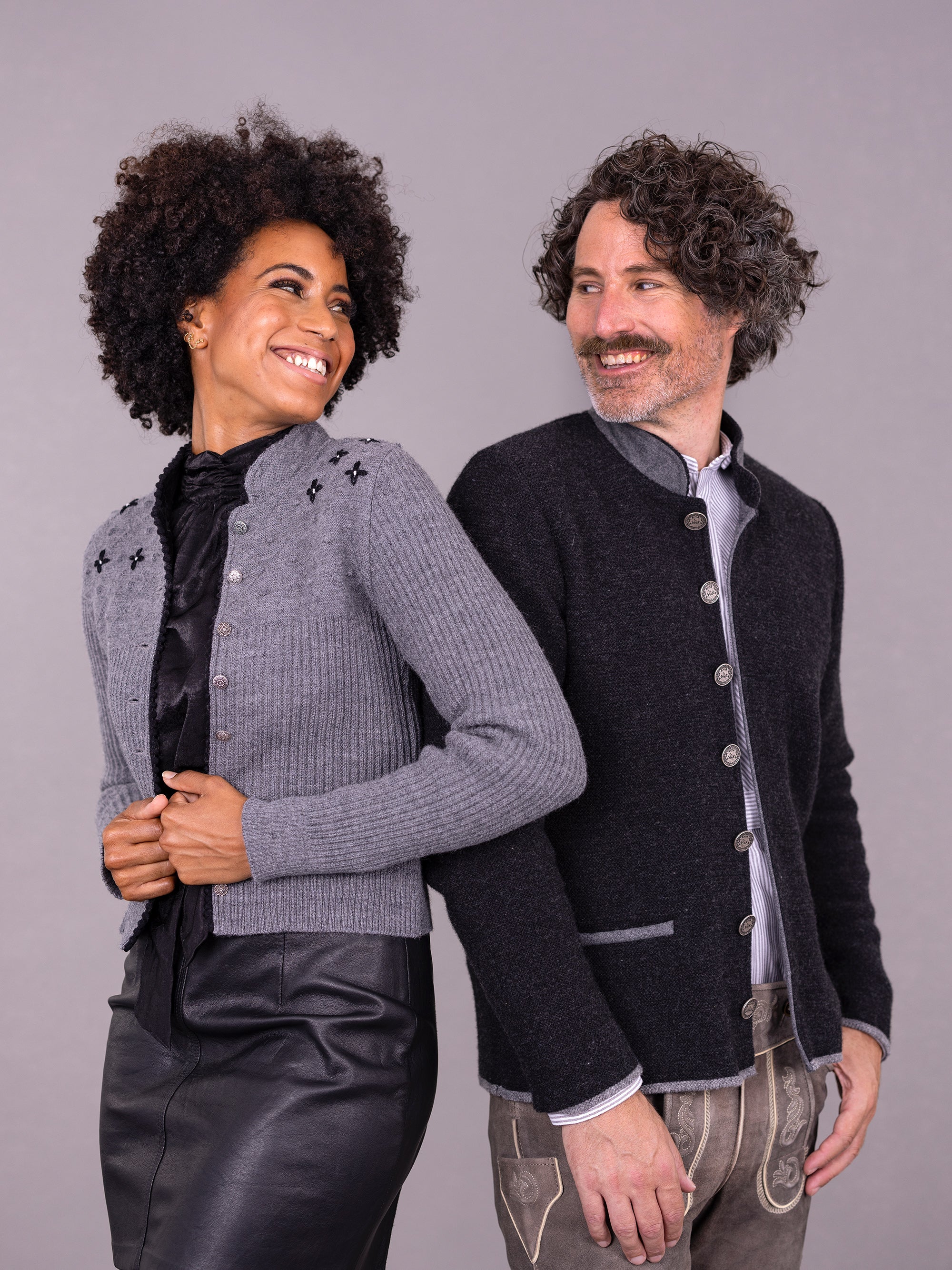 litzlfelder-mia-strickjacke-damen-grau-schurwolle image 4