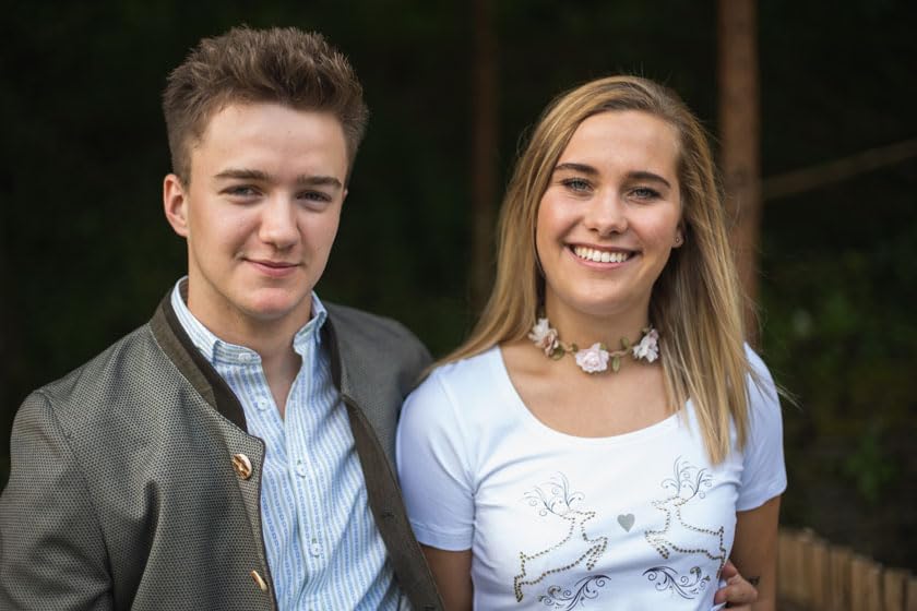 os-trachten-awewa-damen-trachtenshirt-kurzarm-hirsch-druck image 4