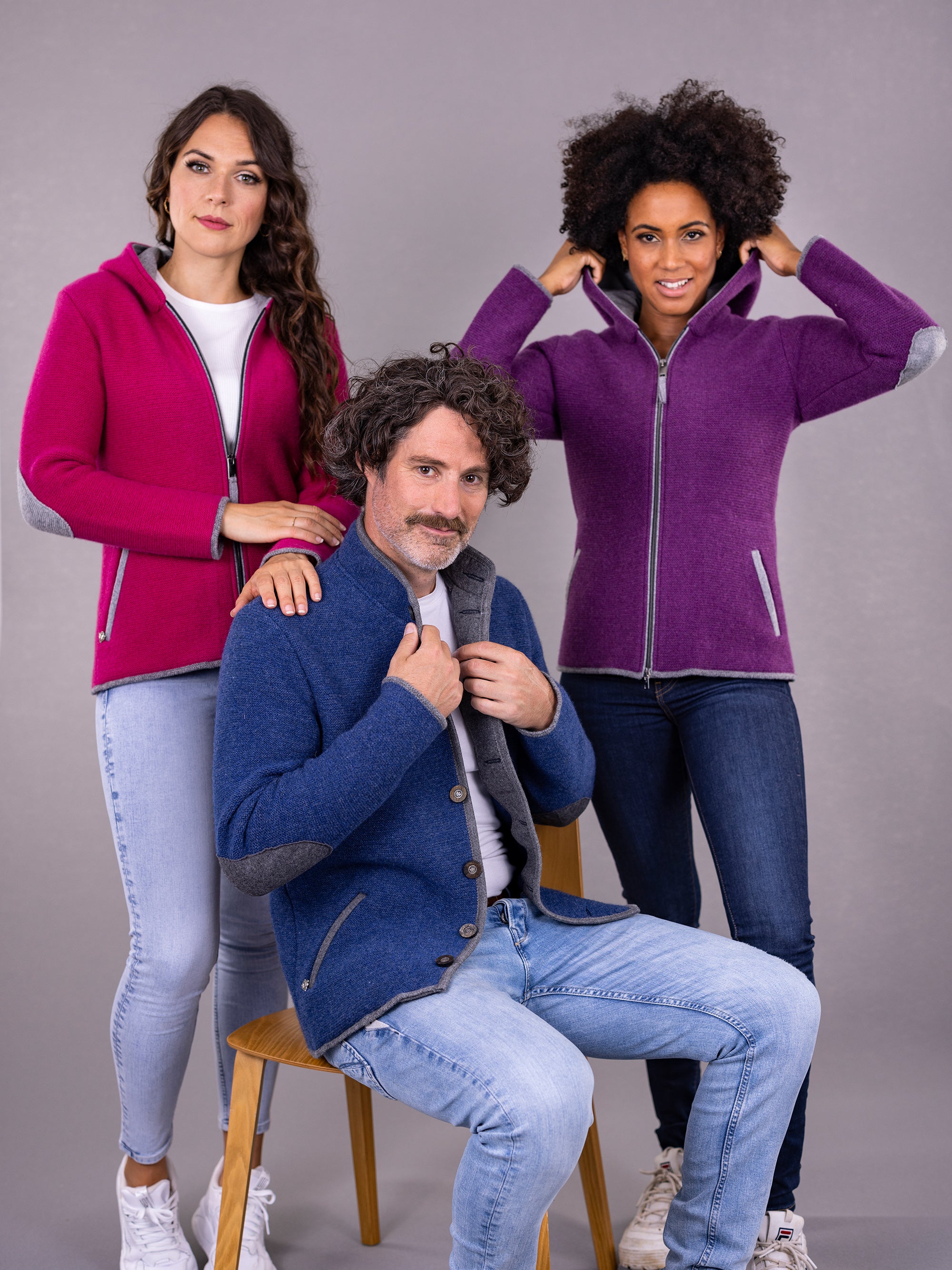litzlfelder-emily-strickjacke-mit-kapuze-fuchsia-merinowolle image 2