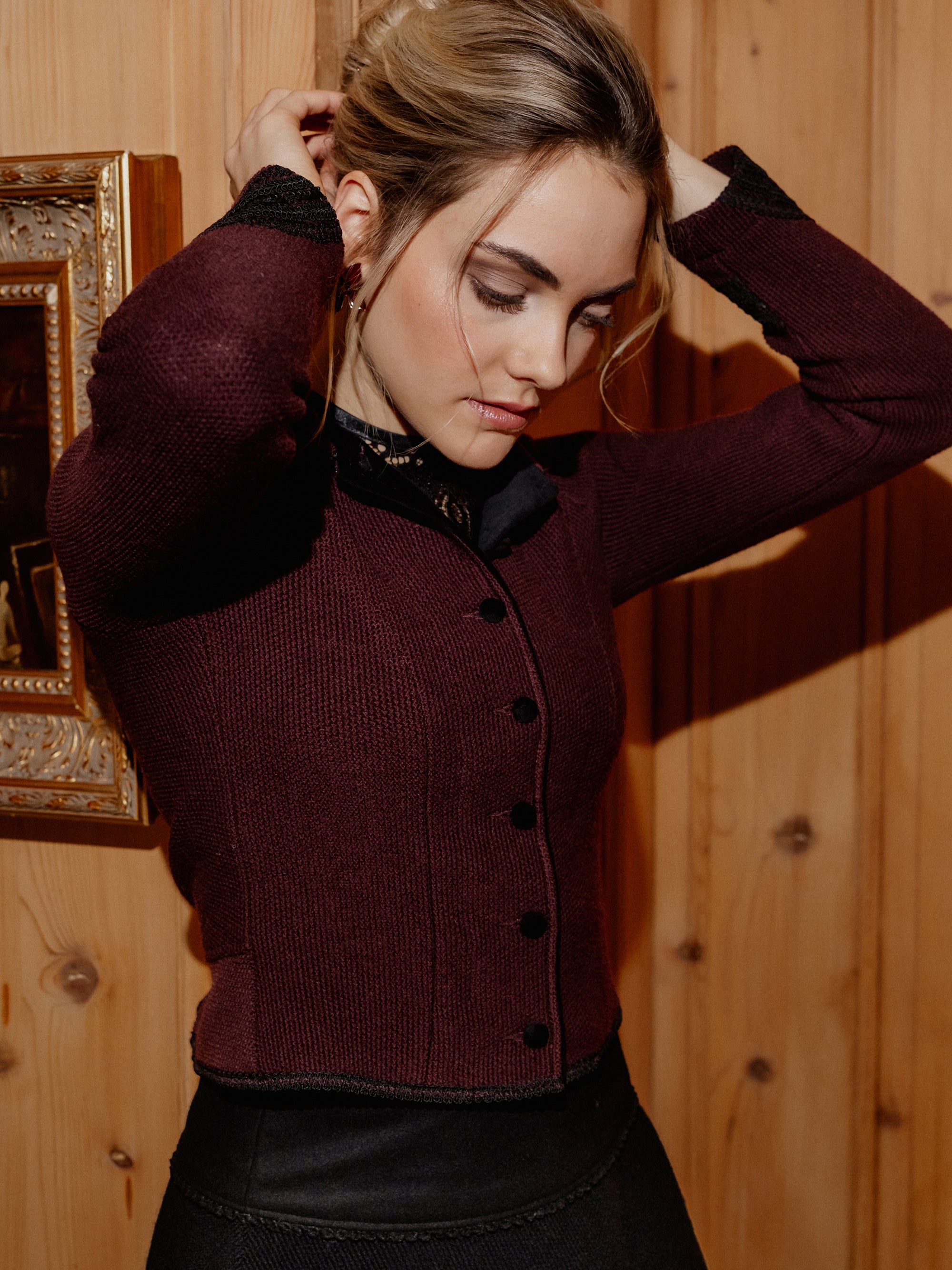litzlfelder-ingrid-trachtenjacke-damen-rubinrot-schurwolle image 6